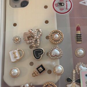 Elegant Pearl and Gold Women Accessories Set